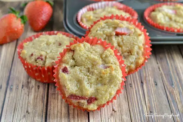 gluten-free-strawberry-muffins