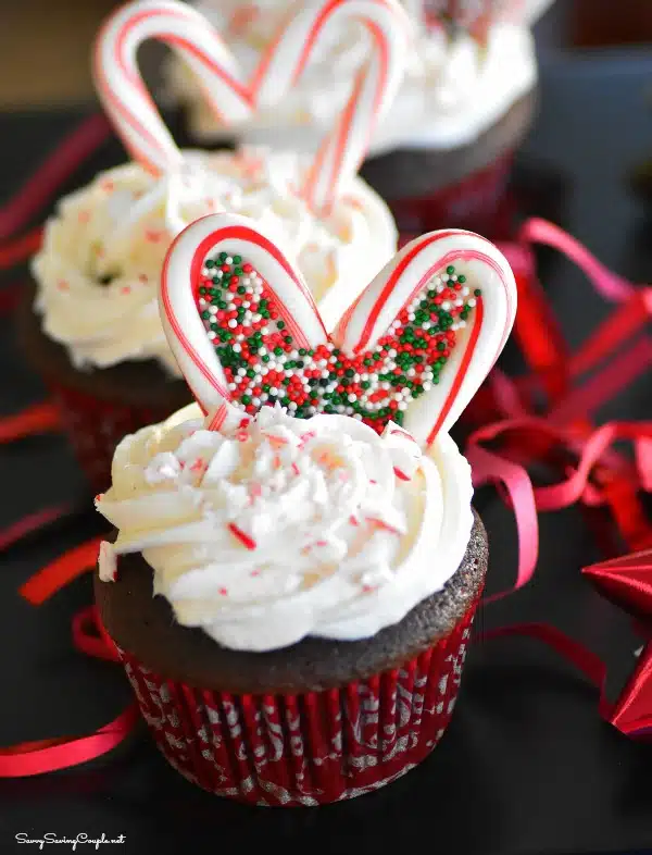 Chocolate-candy-cane-hearts