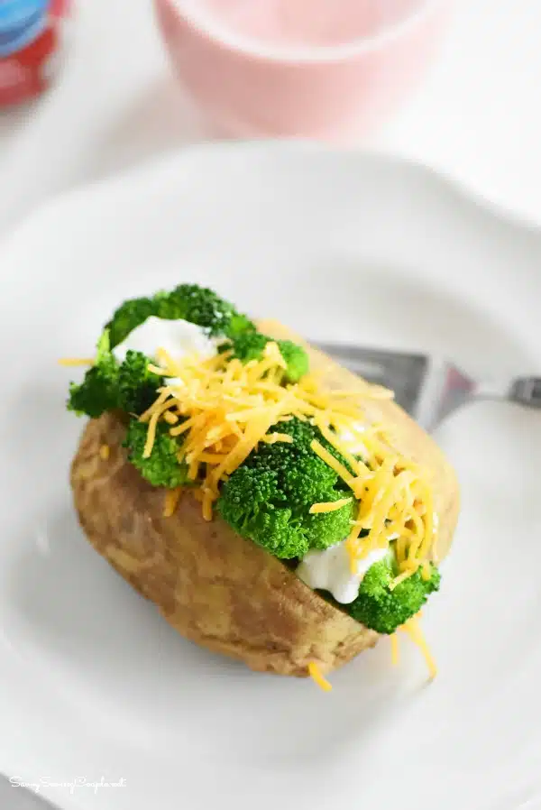 Broccoli-Baked-potato-lunch