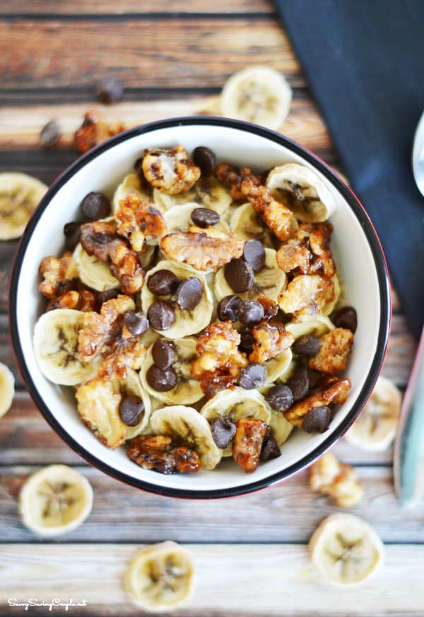 banana-walnut-oatmeal-bowl