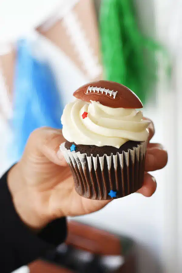 football-cupcake1