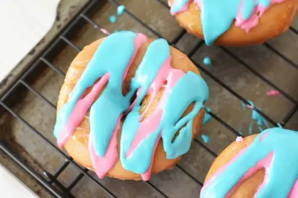 Pink and blue Donuts1