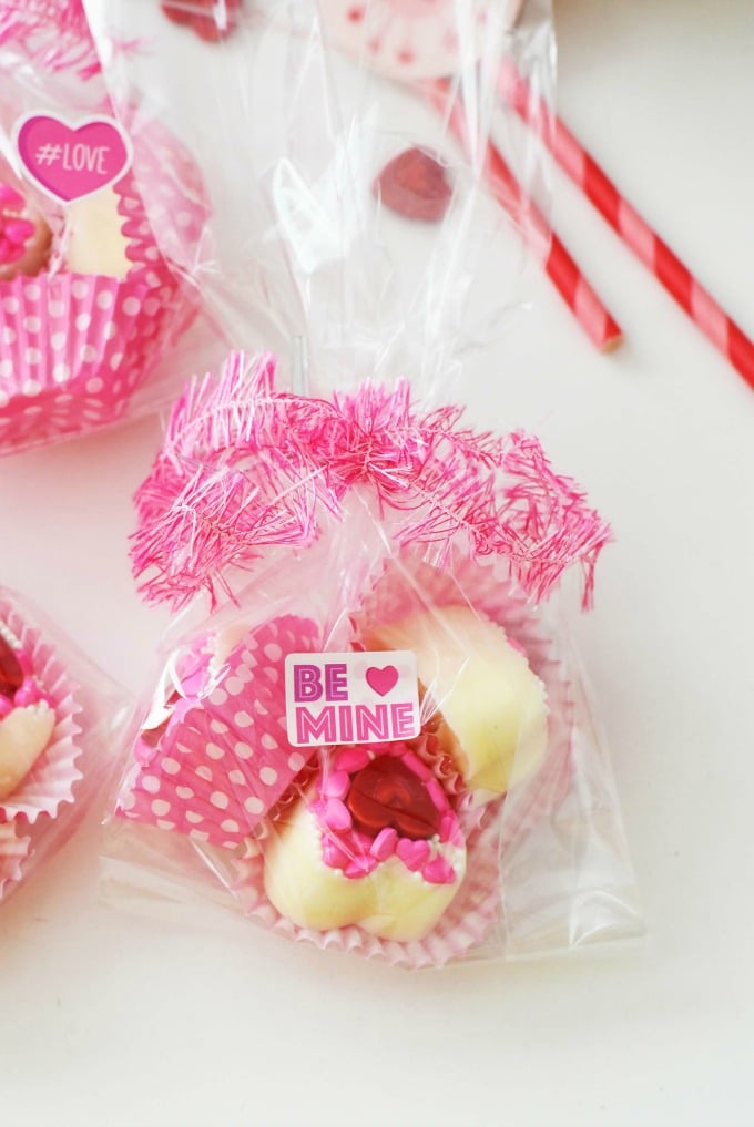 Easy, Adorable, & Quick DIY White Chocolate Valentine's Day Candy Hearts