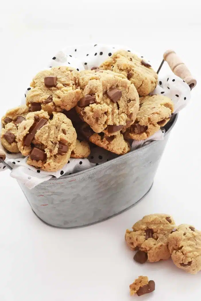 Keto chocolate chip cookies_edited-1