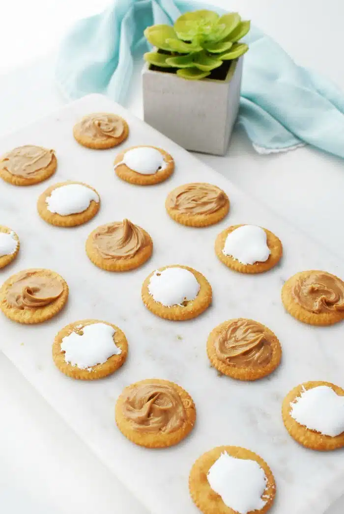 Peanut Butter with marshmallow crackers 1