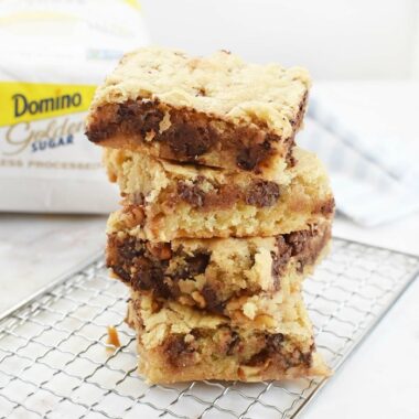 Blondies with nuts