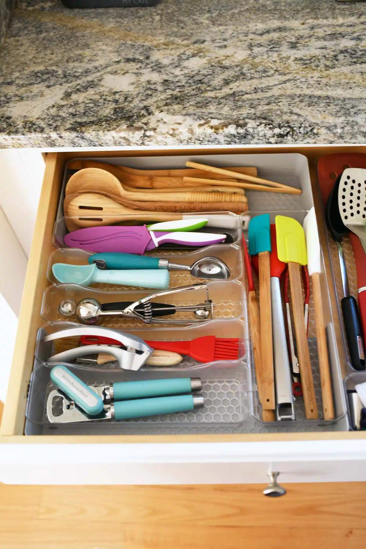 Kitchen Drawer - organized with Hexa by spectrum containers. 