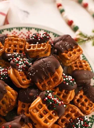 Pretzel Caramel Bites on a holiday plate.
